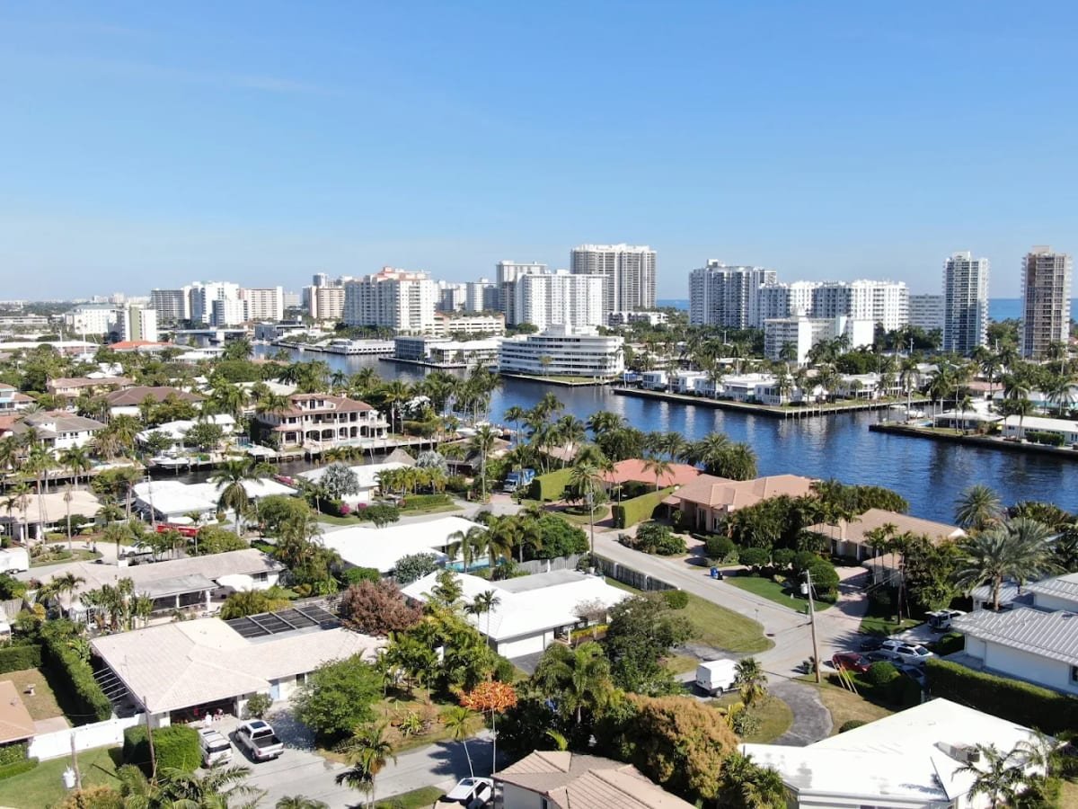 Aerial view of the Fort Lauderdale, FL intracoastal waterway and beach